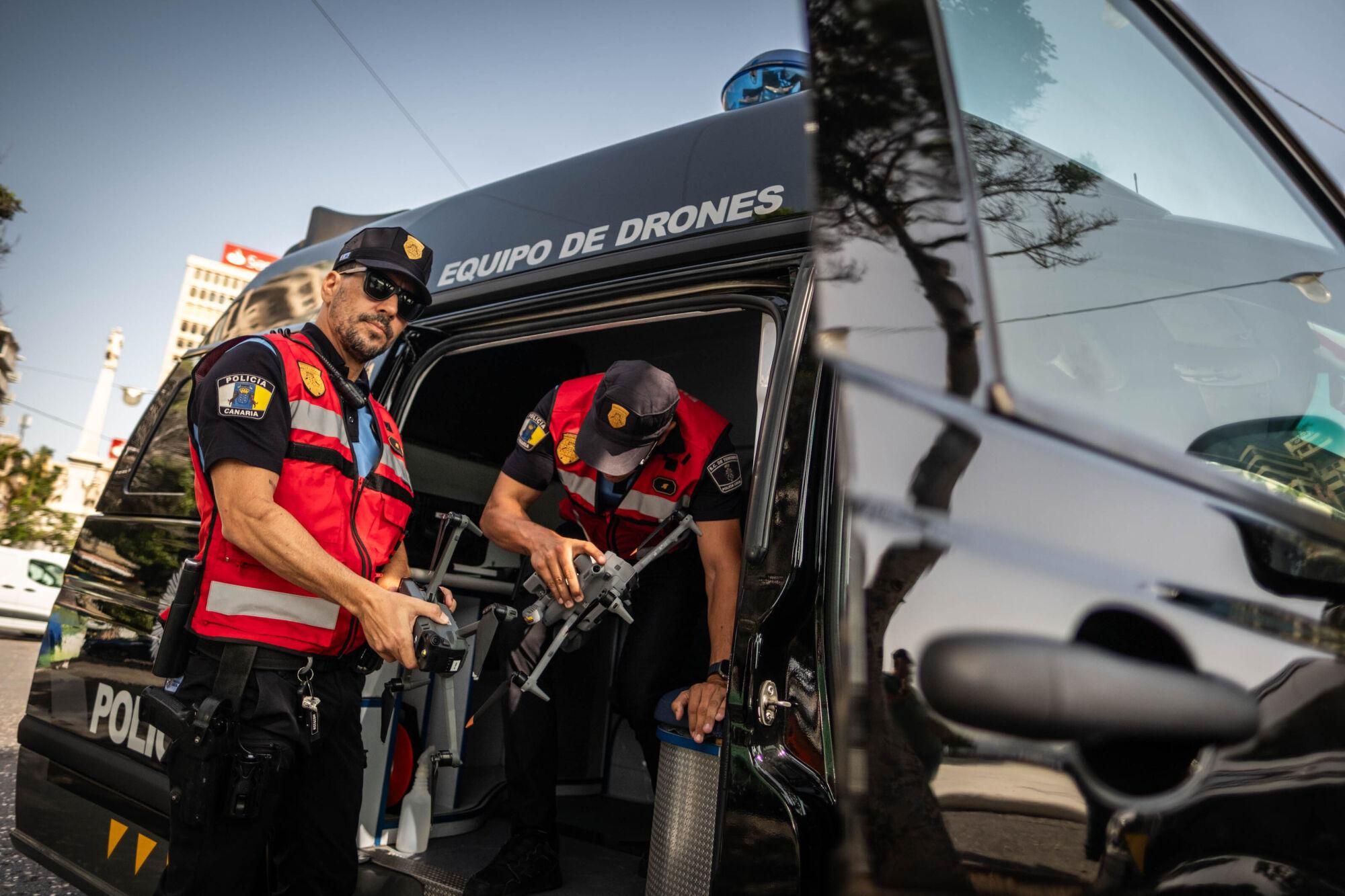 Presentación de los nuevos drones que usarán la Policía Local y Protección Civil de Santa Cruz de Tenerife. 