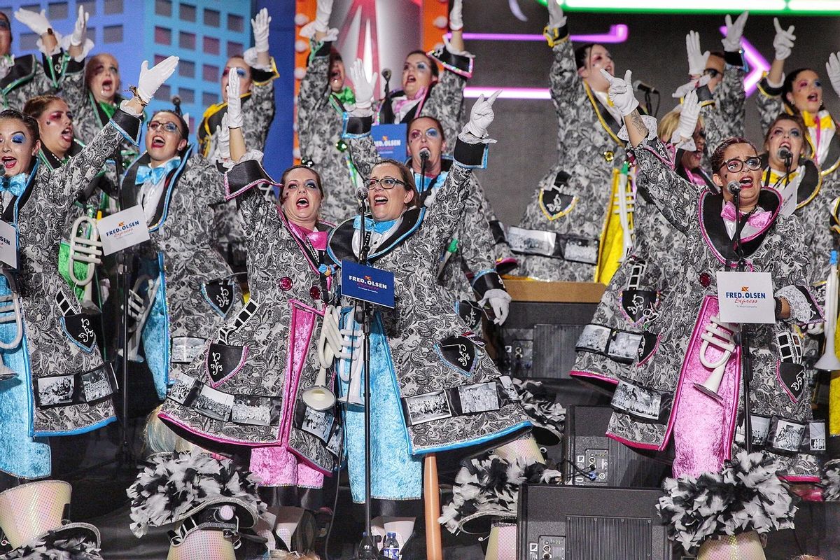 Marchilongas, murga decana femenina.
