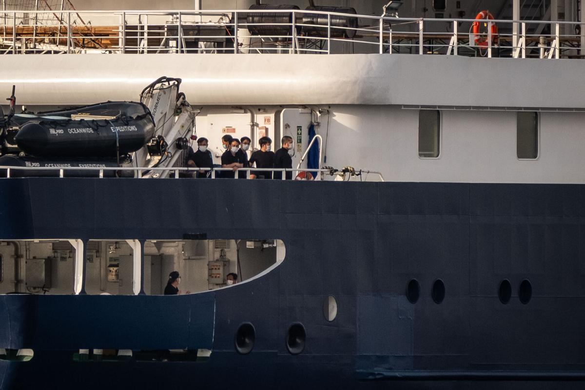 El MV Hondius. en el Puerto de Granadilla.
