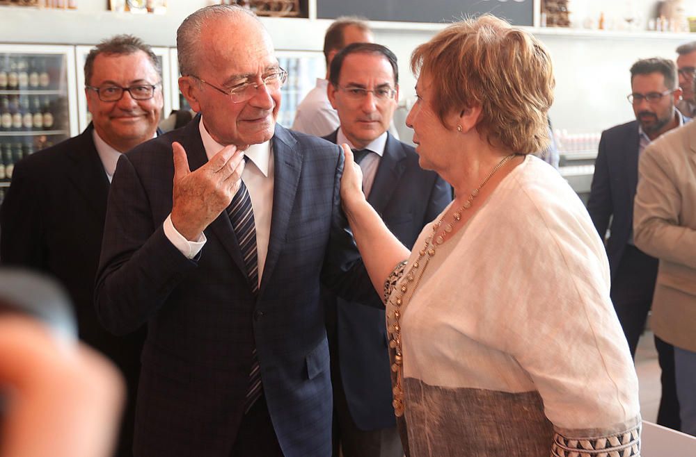 Representantes políticos e institucionales de Málaga acudieron al acto oficial de inauguración de la fábrica de Cerveza Victoria