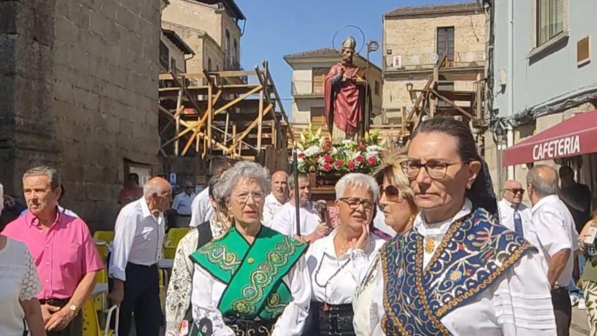 Solemne traslado en la villa de los Arribes