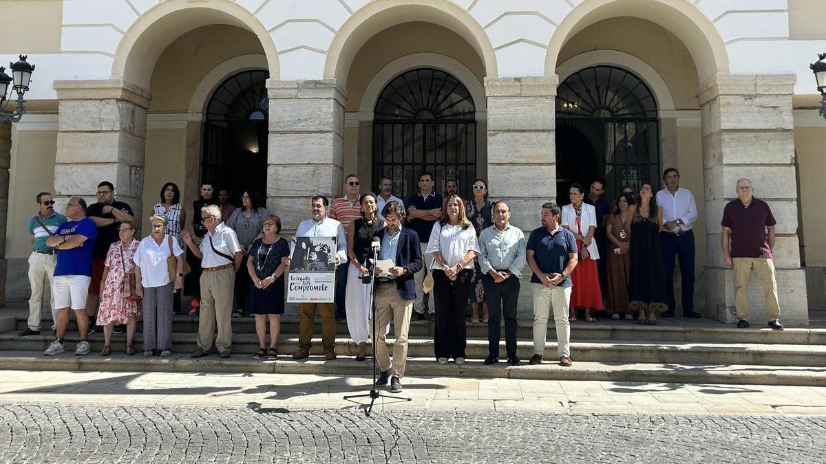 Vídeo | Minuto de silencio en Badajoz en honor a Miguel Ángel Blanco