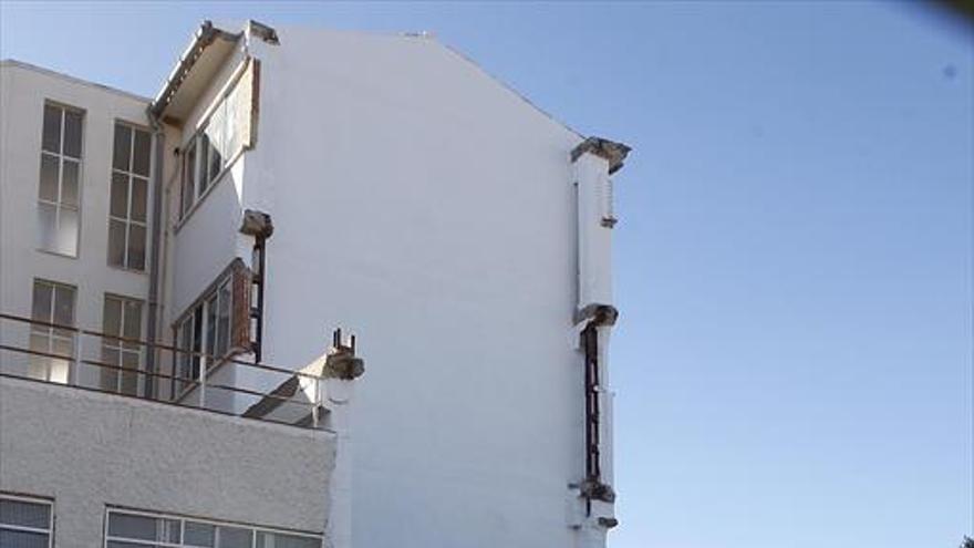 Derruida la parte del colegio de Casetas edificada sobre una sima