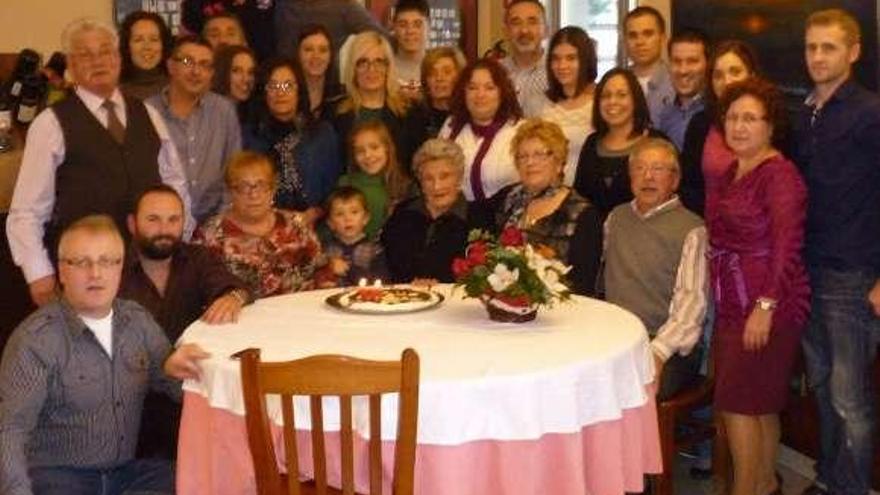 Francelina celebrando su cumpleaños con su familia.  // D.P.