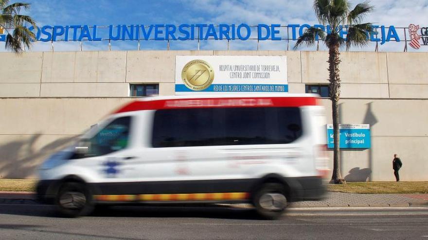 17 enfermos por coronavirus en la UCI y más de 120 ingresados en planta en el Hospital de Torrevieja
