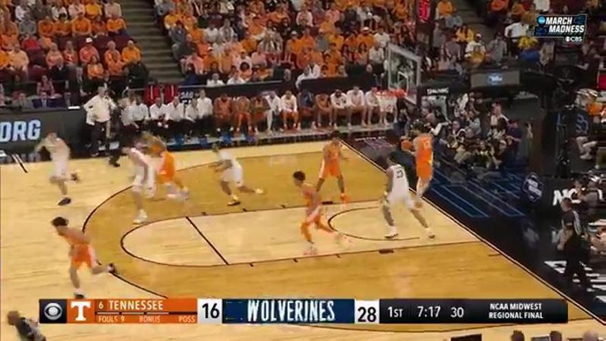 El show de Aday Mara en el March Madness continúa