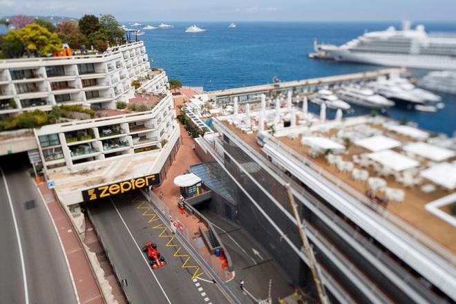 El piloto alemán de Fórmula Uno Sebastian Vettel, de la escudería Ferrari, participó en la segunda sesión de entrenamientos libres para el Gran Premio de Fórmula Uno de Mónaco, en el circuito urbano de Montecarlo, este jueves.