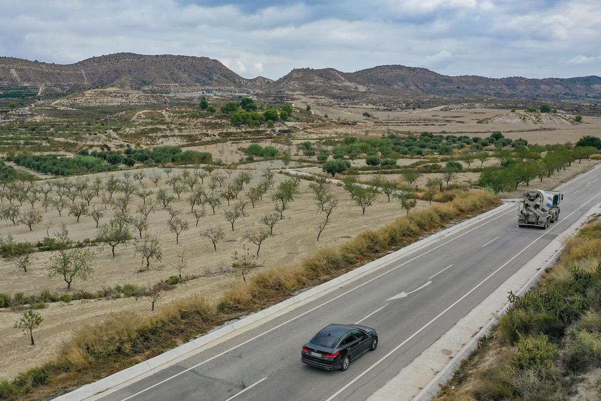 Mosaico de cultivos de secano junto a la Sierra del Cristo, que forma parte del Paisaje Protegido y futuro Parque Natural