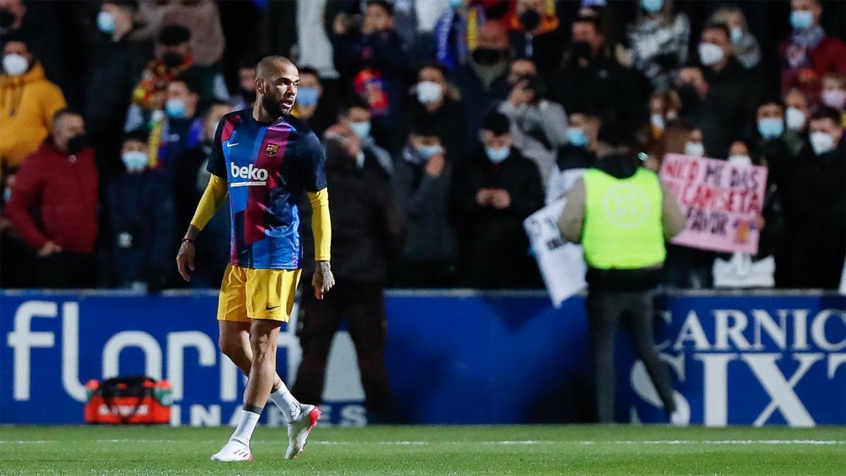 Alves: "Era mi re-debut y no me podían dejar tirado, teníamos que ganar"