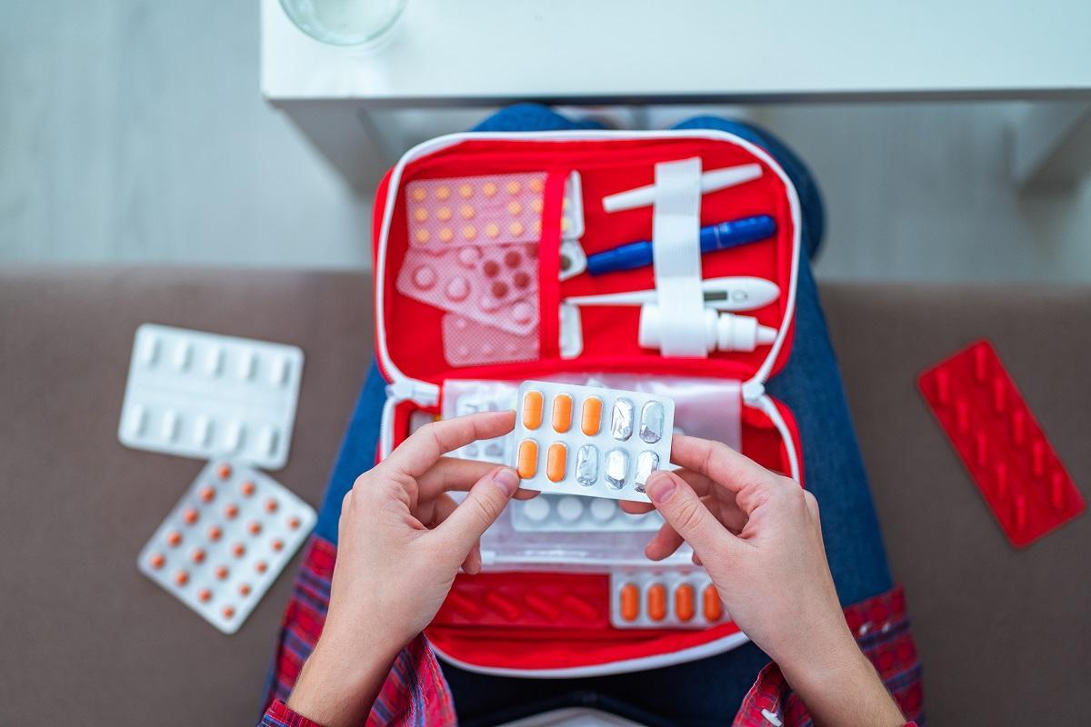 Estos los imprescindibles que debes llevar en tu botiquín si vas a viajar este verano.