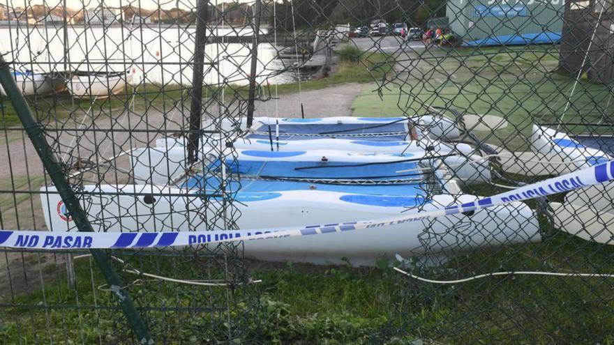 El club de As Xubias denuncia el acceso ilegal de pescadores nocturnos y daños en el recinto