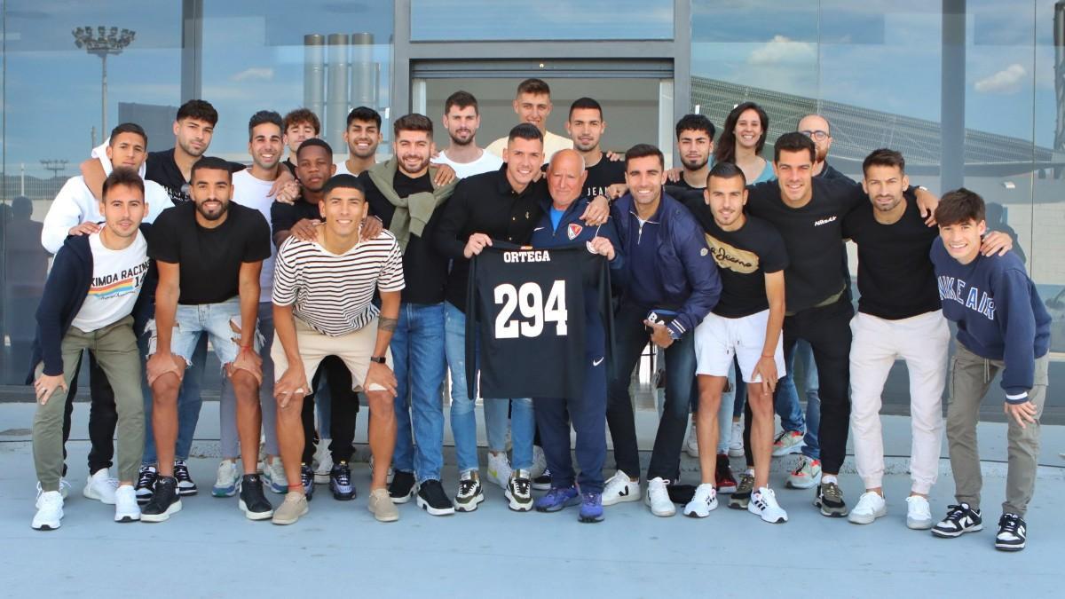Ortega, arropado en su despedida del Terrassa