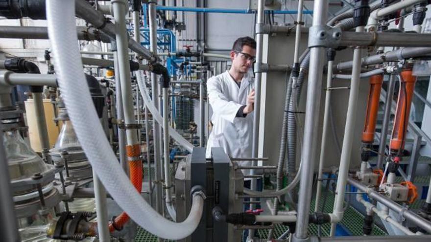 Área de investigación en el campo de la Química ubicada en las plantas piloto de la Universidad de Alicante en el campus de San Vicente del Raspeig.