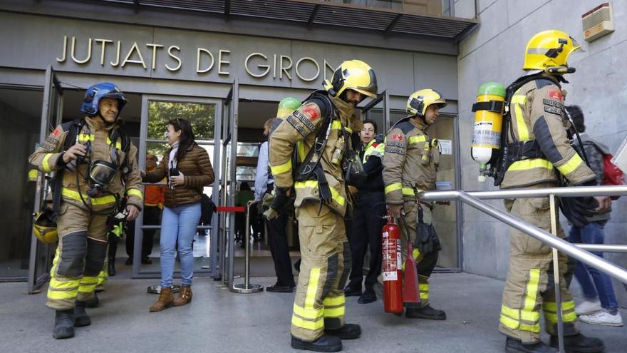 Desallotgen els jutjats de Girona per un incendi a la sala de màquines dels ascensors