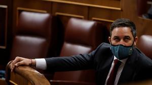 El líder de Vox, Santiago Abascal, durante un pleno en el Congreso de los Diputados. 