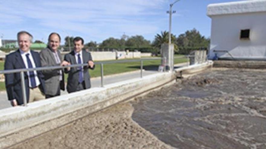 Serra, Marí y Company, en la depuradora de Santa Eulària.