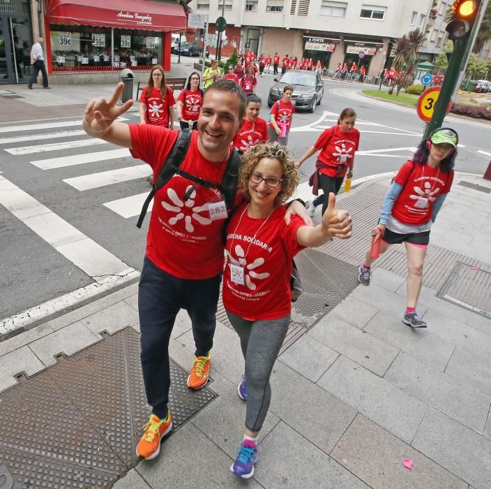 Alrededor de 650 personas participaron hoy en la VII Marcha Solidaria contra la leucemia con un trayecto de 32 km. entre Vigo y la ciudad del Lérez