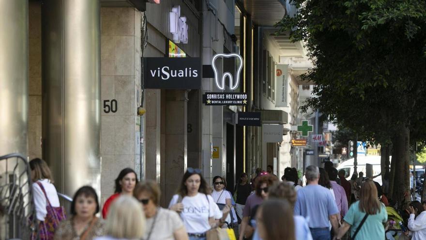 Auge comercial en València: los locales de Colón y Juan de Austria cuelgan el cartel de completo