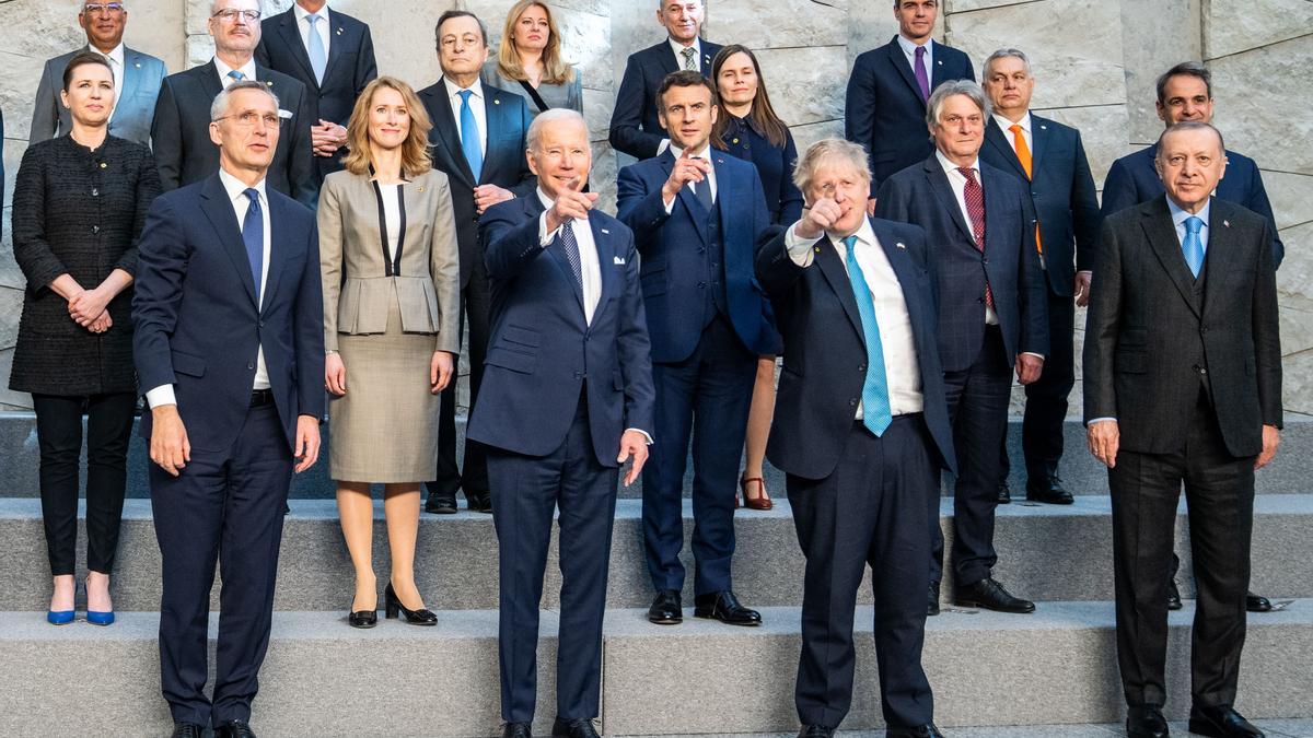 Los líderes de los países de la OTAN, en la cumbre extraordinaria de Bruselas.