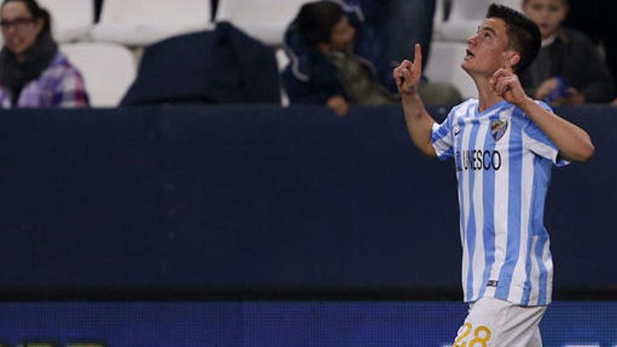 Juanpi Añor celebra el gol marcado ante el Levante mirando al cielo.