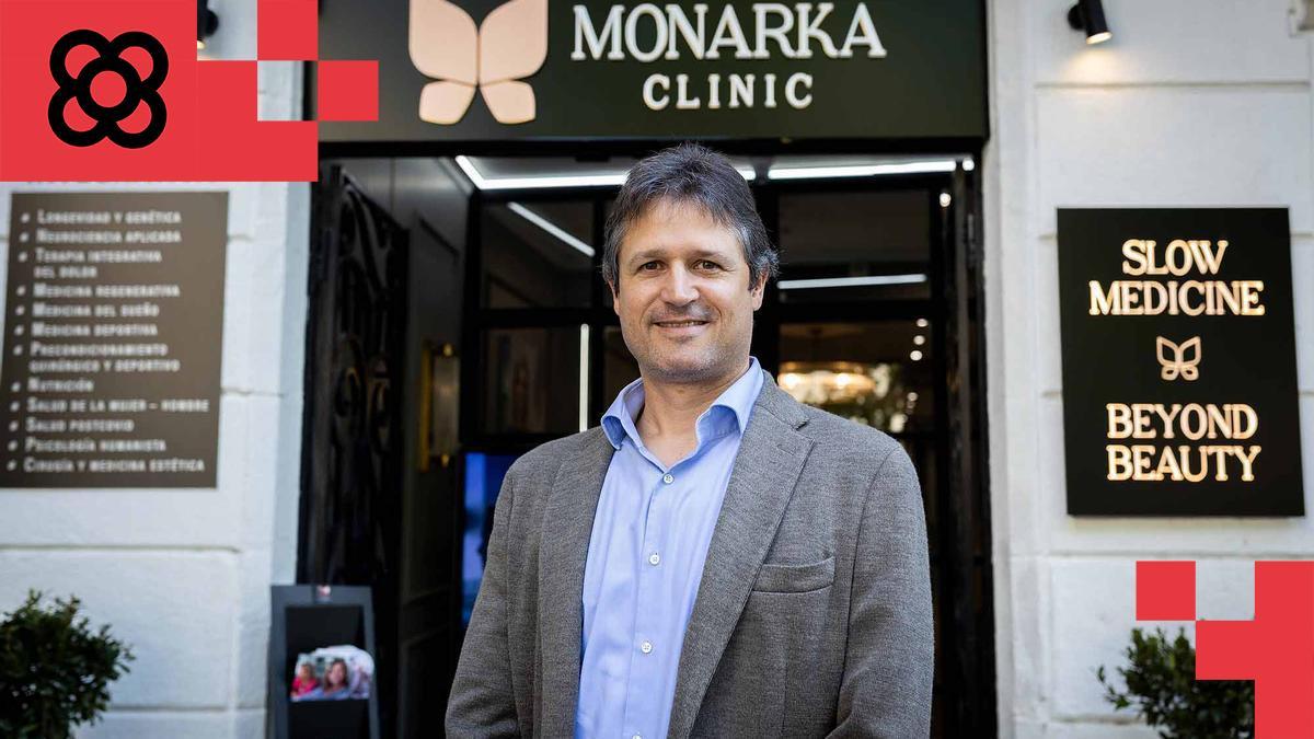 Daniel Muigg, director estratégico y financiero de Monarka Clinic, ante el centro ubicado en el paseo de Gràcia de Barcelona.