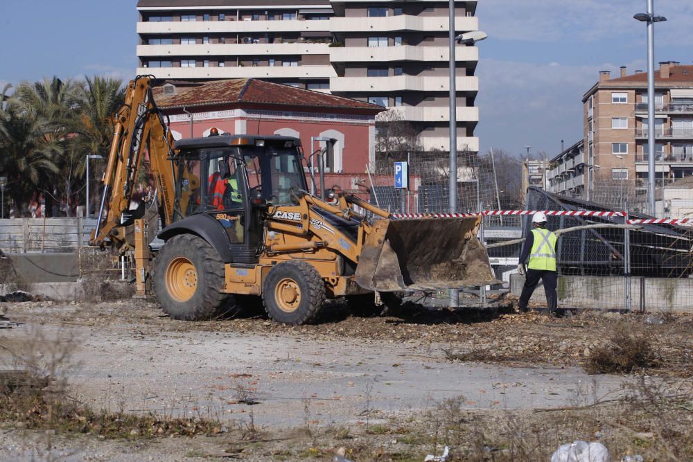 Obres a la llosa del parc Central