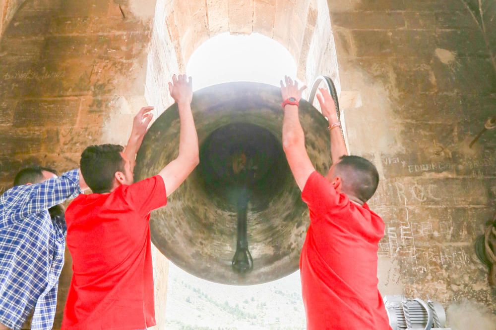 Volteo de campanas en la Iglesia de San Martín de