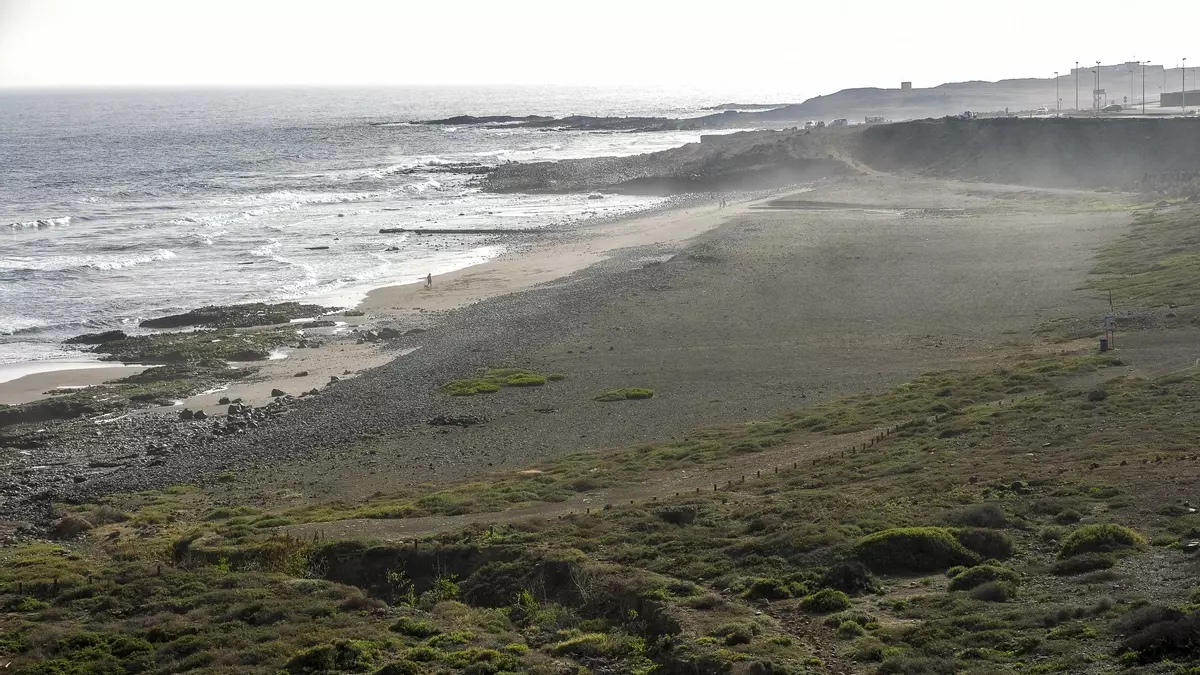 Dos detenidos por presuntas agresiones sexuales en la sala Alboroto y en la playa de Bocabarranco