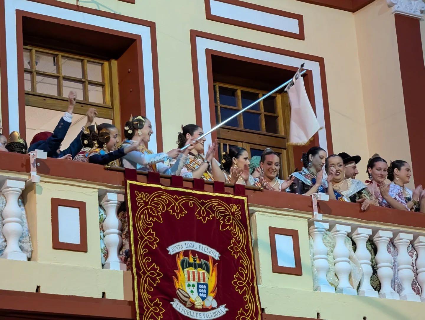 La Pobla de Vallbona entrega los premios a los monumentos de las comisiones falleras