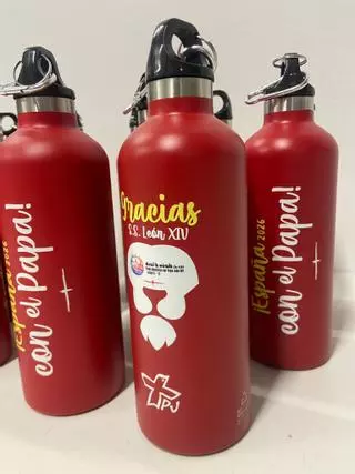 Diseños valencianos en los kits para la visita del Papa