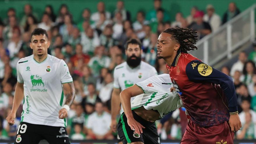 Lucas Noubi, en un lance del partido del Deportivo hace algunas semanas en Santander. |  Fernando Fernández