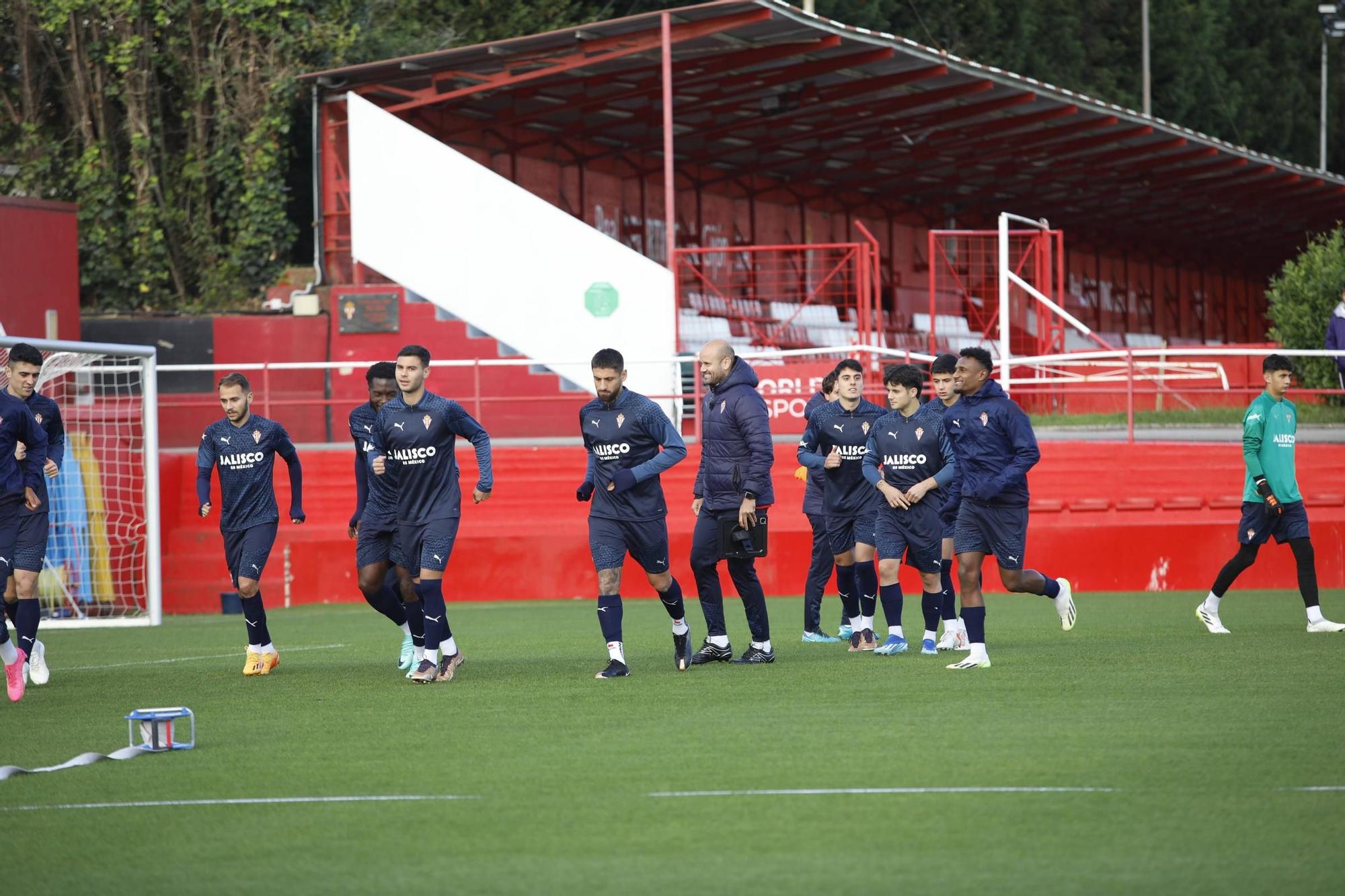 El Sporting vuelve a entrenar después de la victoria en Villareal (en imágenes)