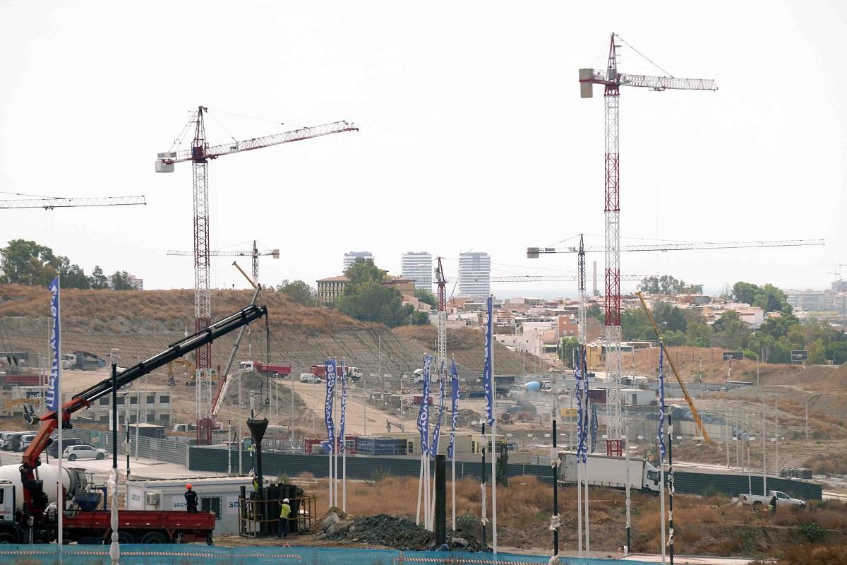 Vistas de las construcciones de viviendas en el Distrito Zeta en Málaga.