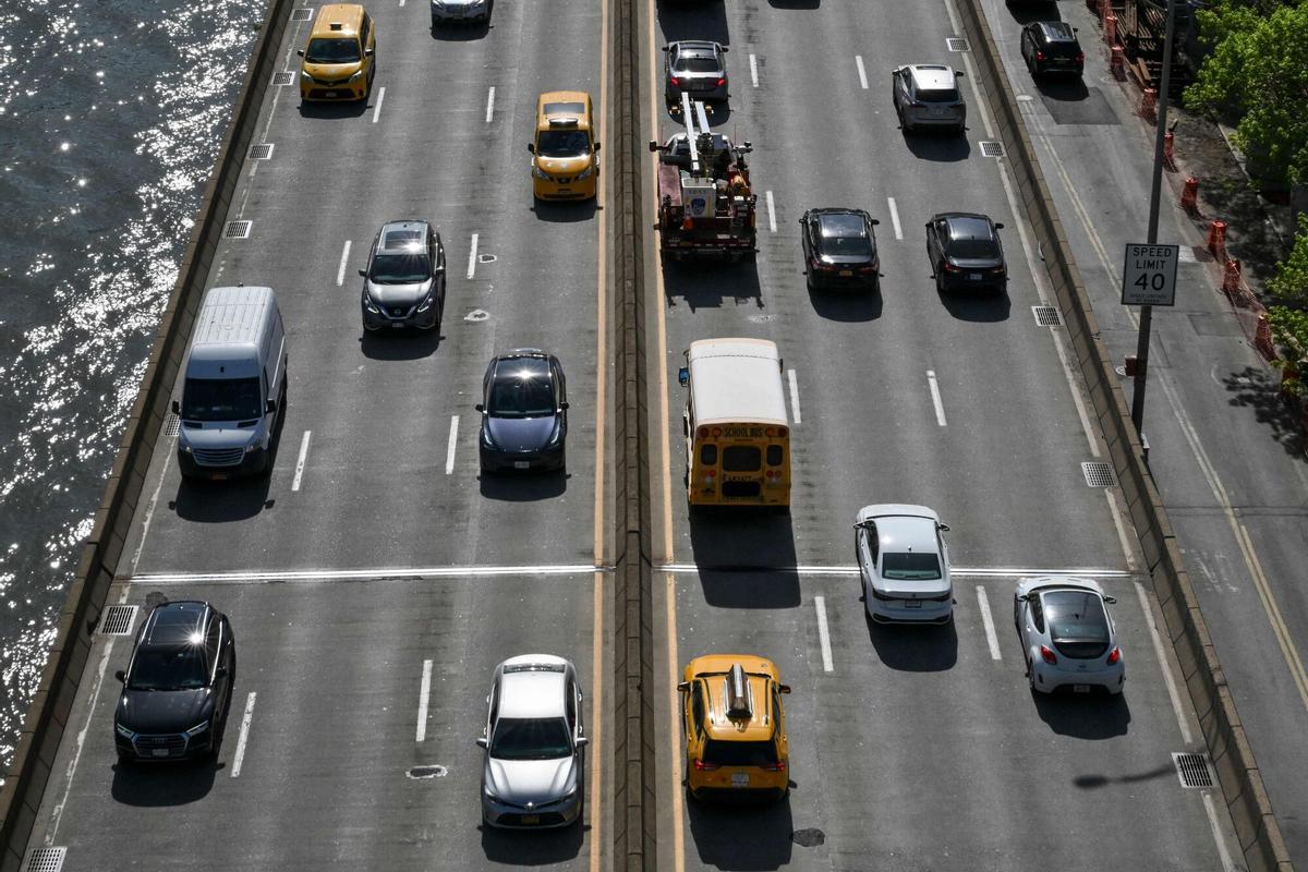 Coches en una autopista neoyorquina.