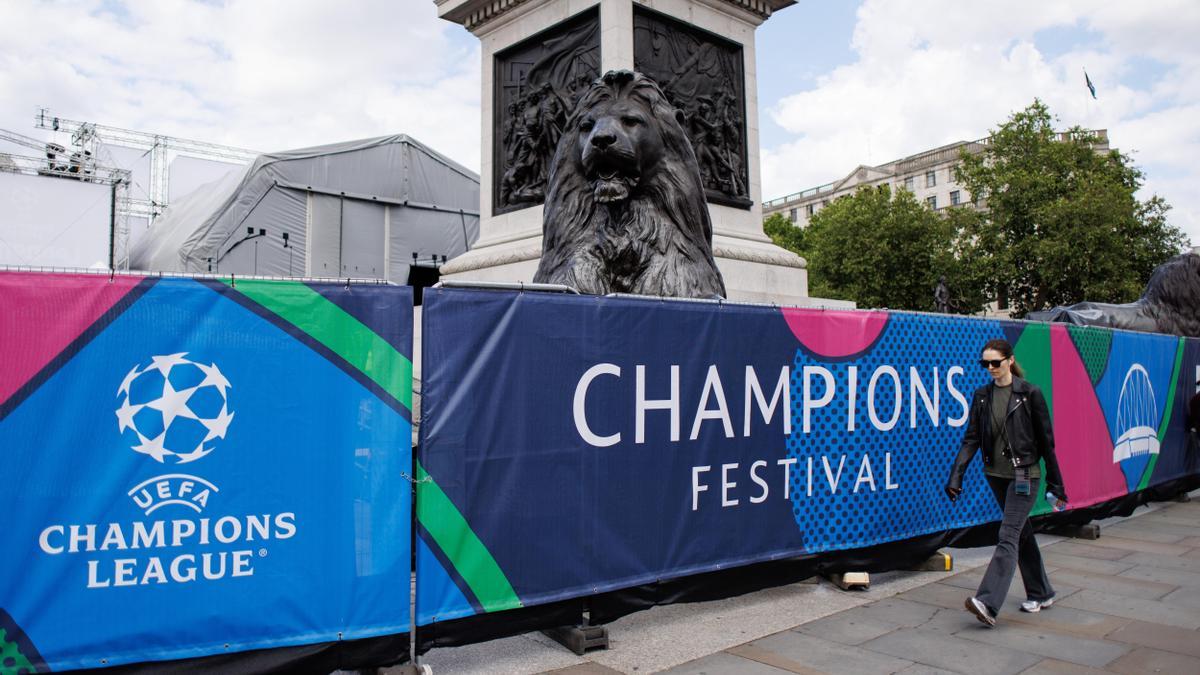 Trafalgar Square, en Londres, engalanada para la final de Champions Real Madrid-Borussia Dortmund.