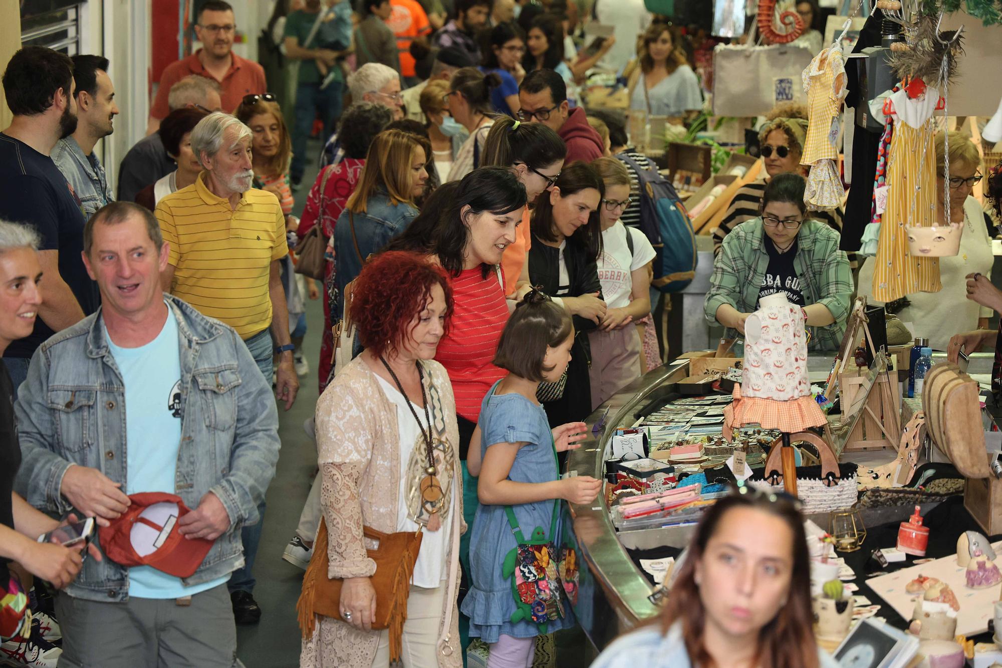 Celebración del Mercado de Arte en la plaza de abastos de O Calvario