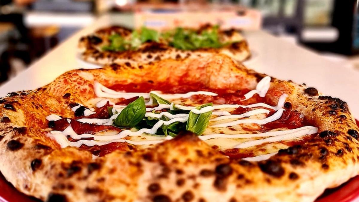 Pizzerías en Canarias: La mejor pizzería de Canarias: Una porción de Nápoles