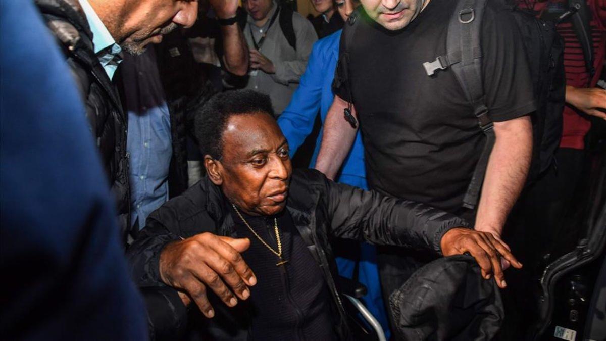 Pelé, a su llegada al aeropuerto de Guarhulhos (Sao Paulo)