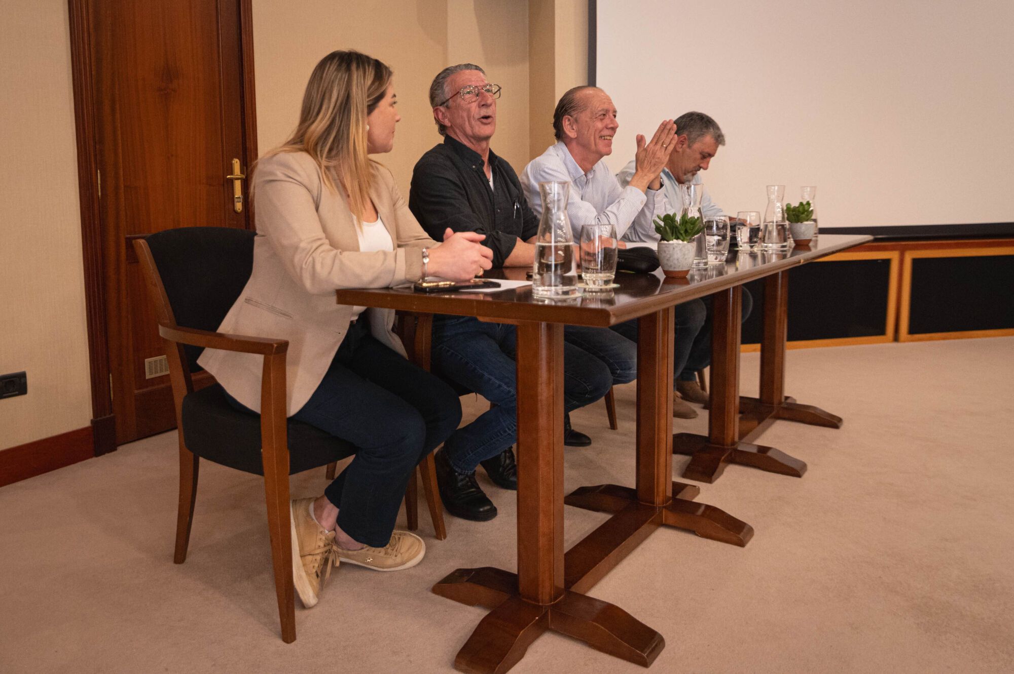 Asamblea de trabajadores del sector turístico en Tenerife