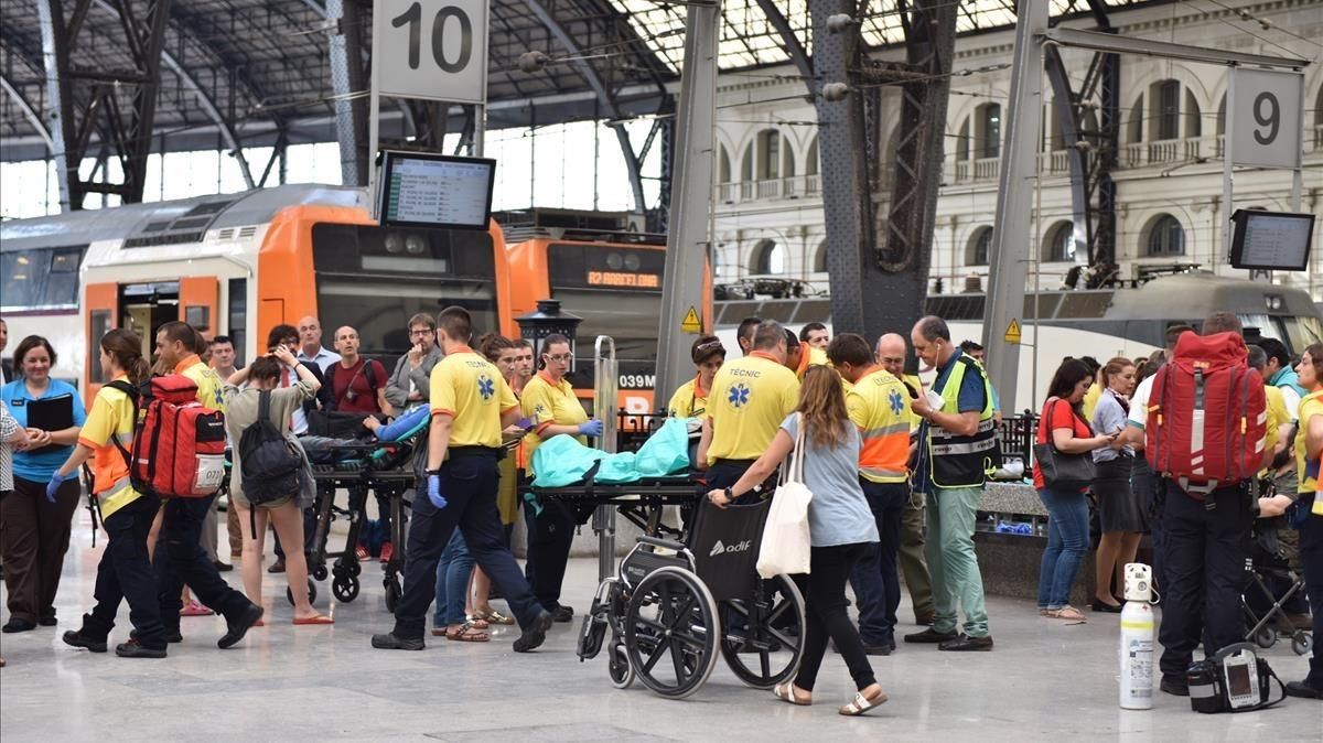 zentauroepp39477940 sociedad    accidente tren estaci n de fran a    foto adrian170728100847