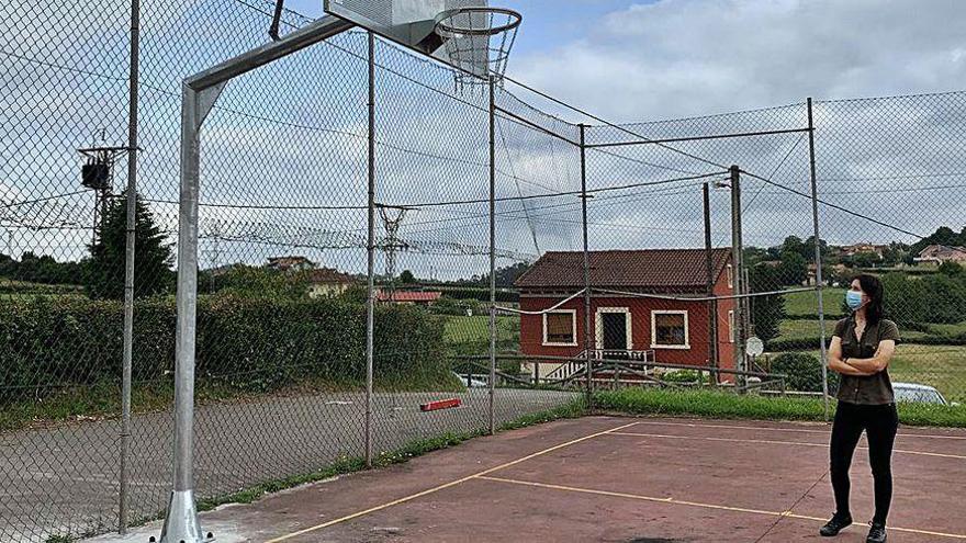 Concluyen las mejoras en la pista de las escuelas de Pañeda