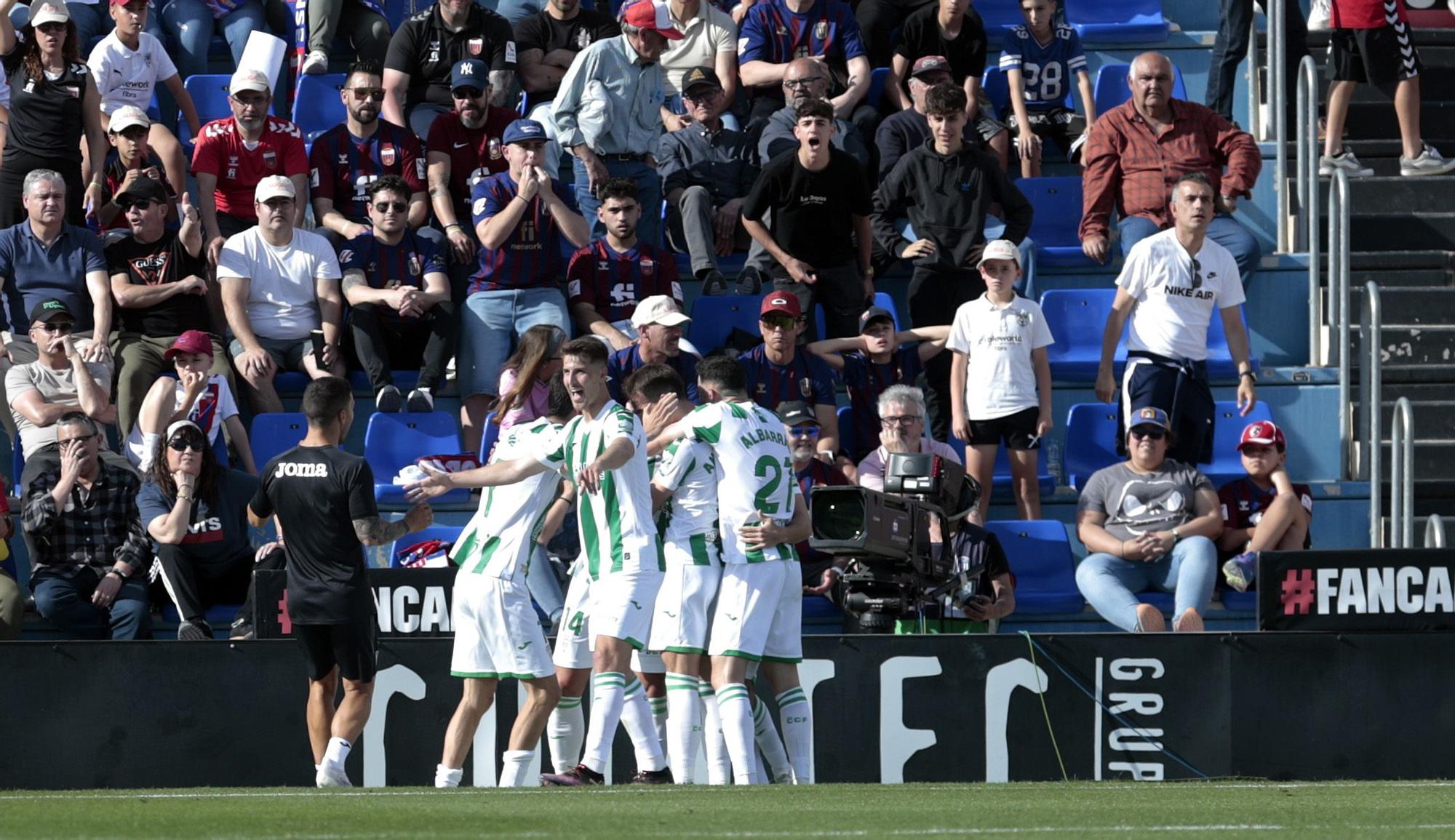 Eldense-Córdoba CF. Las imágenes del partido de LaLiga Hypermotion