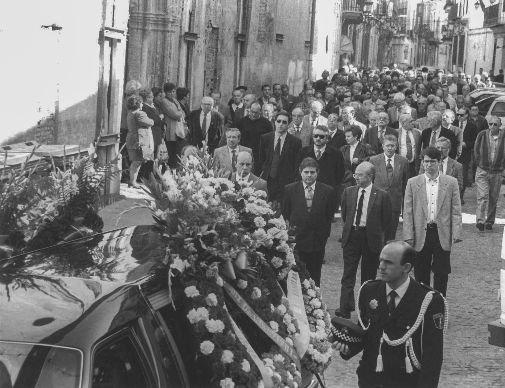 El Ayuntamiento de Xàtiva recibe una escultura original de Francisco Bolinches