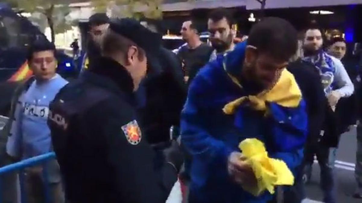 La Policía quitó los pañuelos amarillos a la afición de Boca