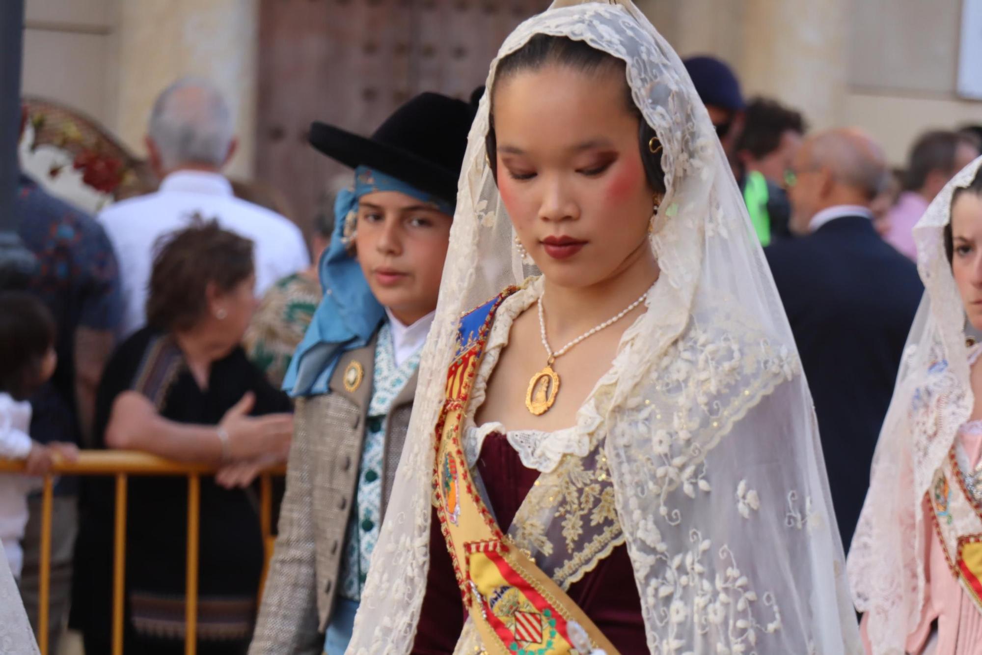 Comisiones de falla en la Procesión de la Virgen (2/5)