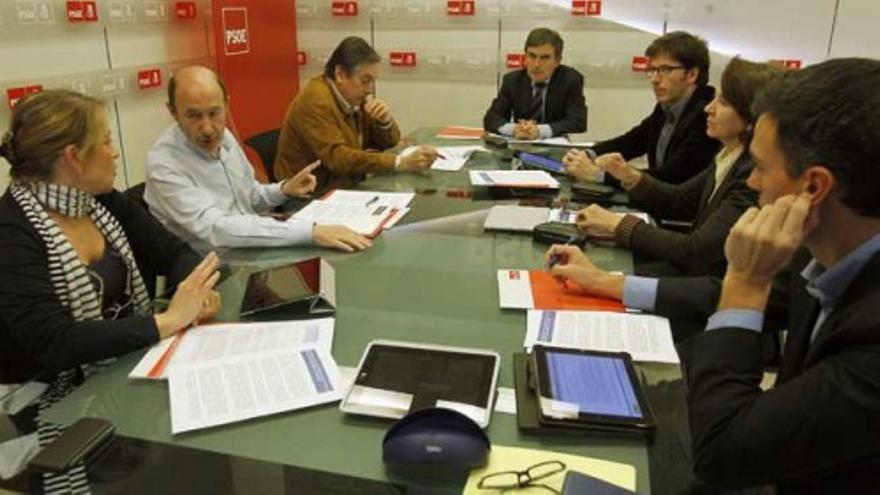 El PSOE ultima sus propuestas para estimular el empleo