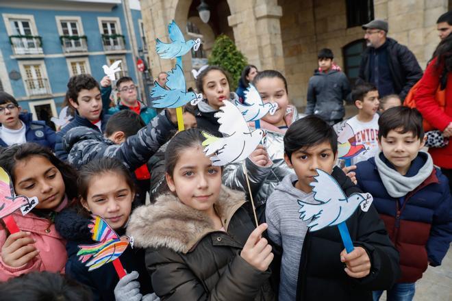 EN IMÁGENES: Así celebran los colegios asturianos el Día de la Paz