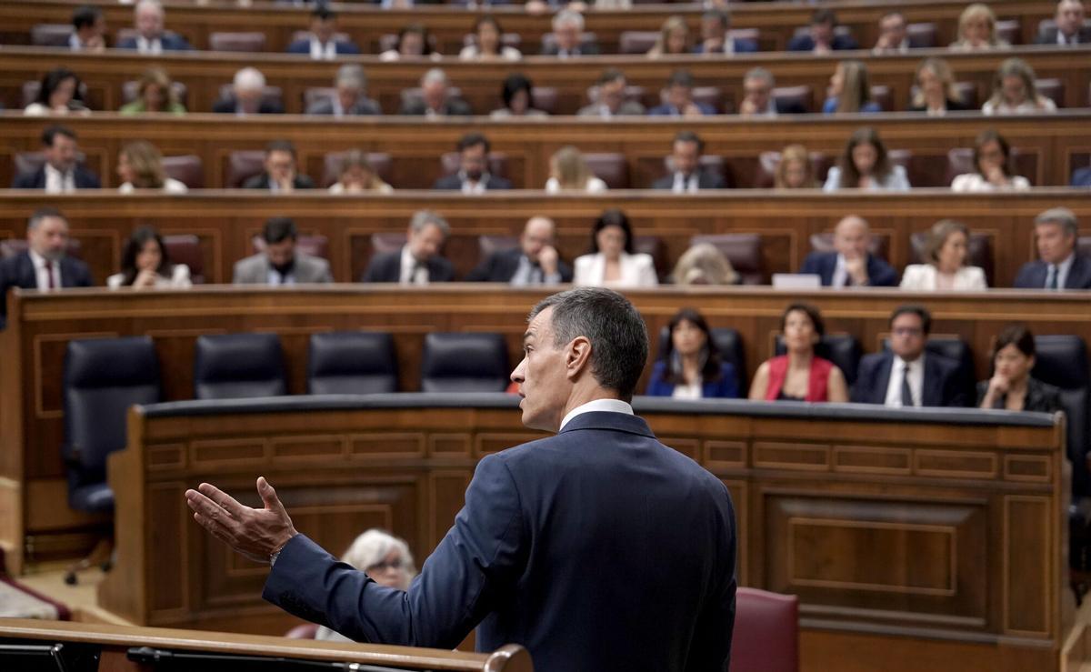 La crisi per l’apagada se li entravessa a Sánchez després d’un mes sense respostes i la pressió de les nuclears