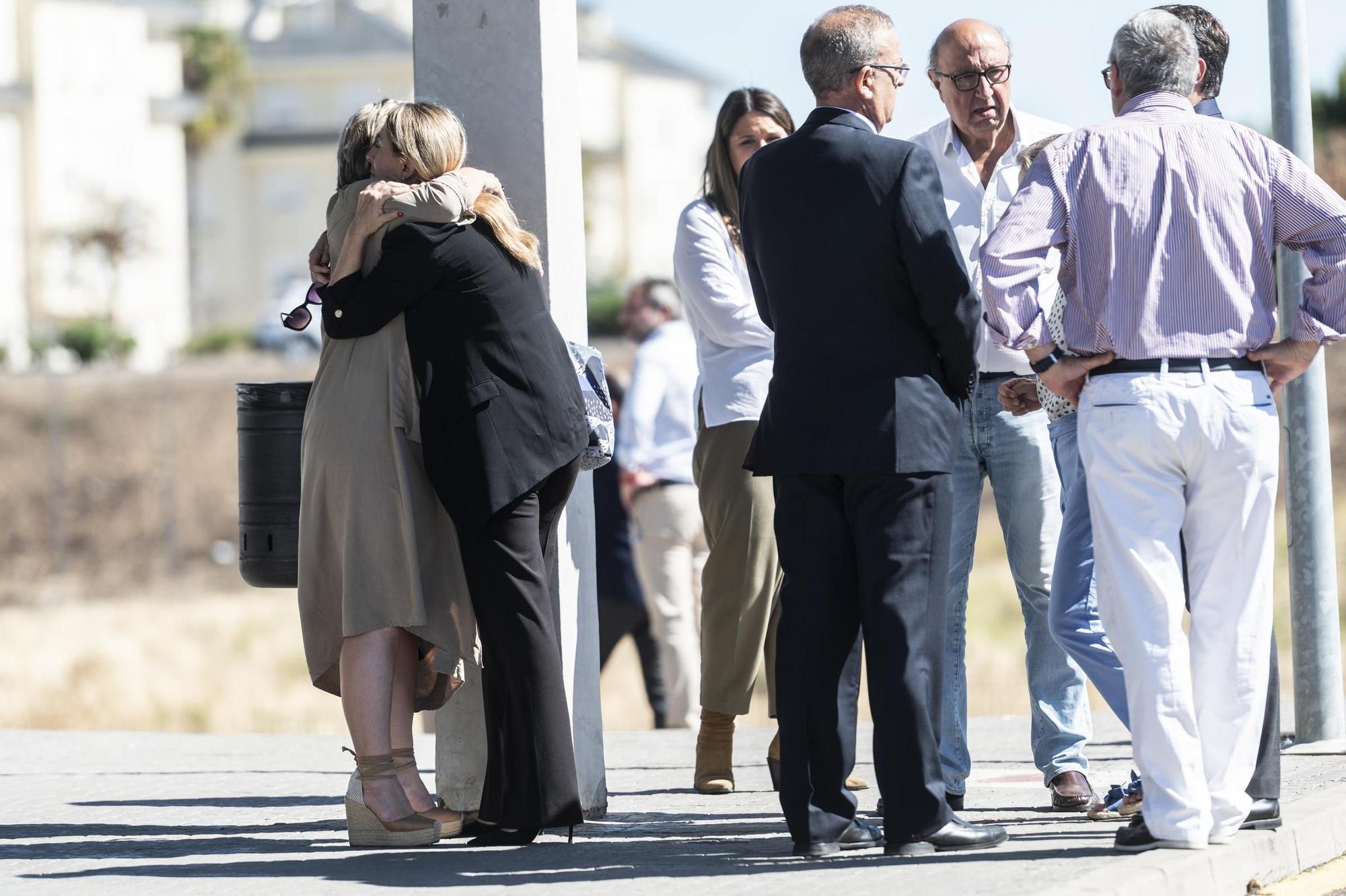 Fotogalería | Compañeros y allegados despiden a Fernández Vara