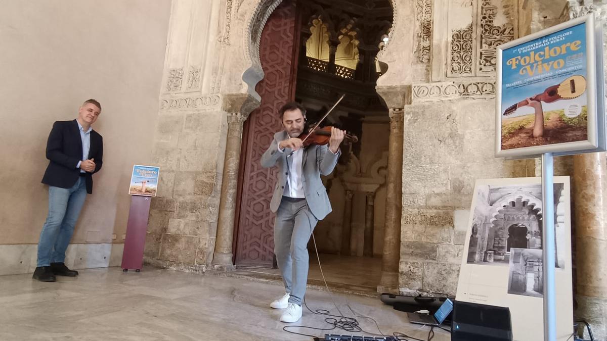 La programación del festival se ha presentado este miércoles en el Palacio de la Aljafería, donde el violinista Raúl Márquez también ha deleitado al público con un breve concierto.